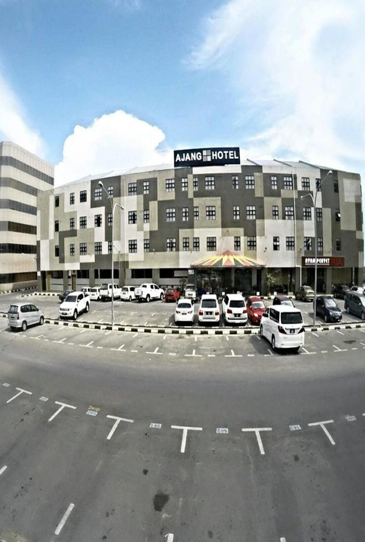 Ajang Hotel Miri Eksteriør billede